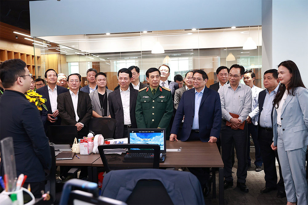 Thủ tướng Chính phủ Phạm Minh Chính: Viettel phải là nòng cốt xây dựng Tổ hợp công nghiệp quốc phòng công nghệ cao